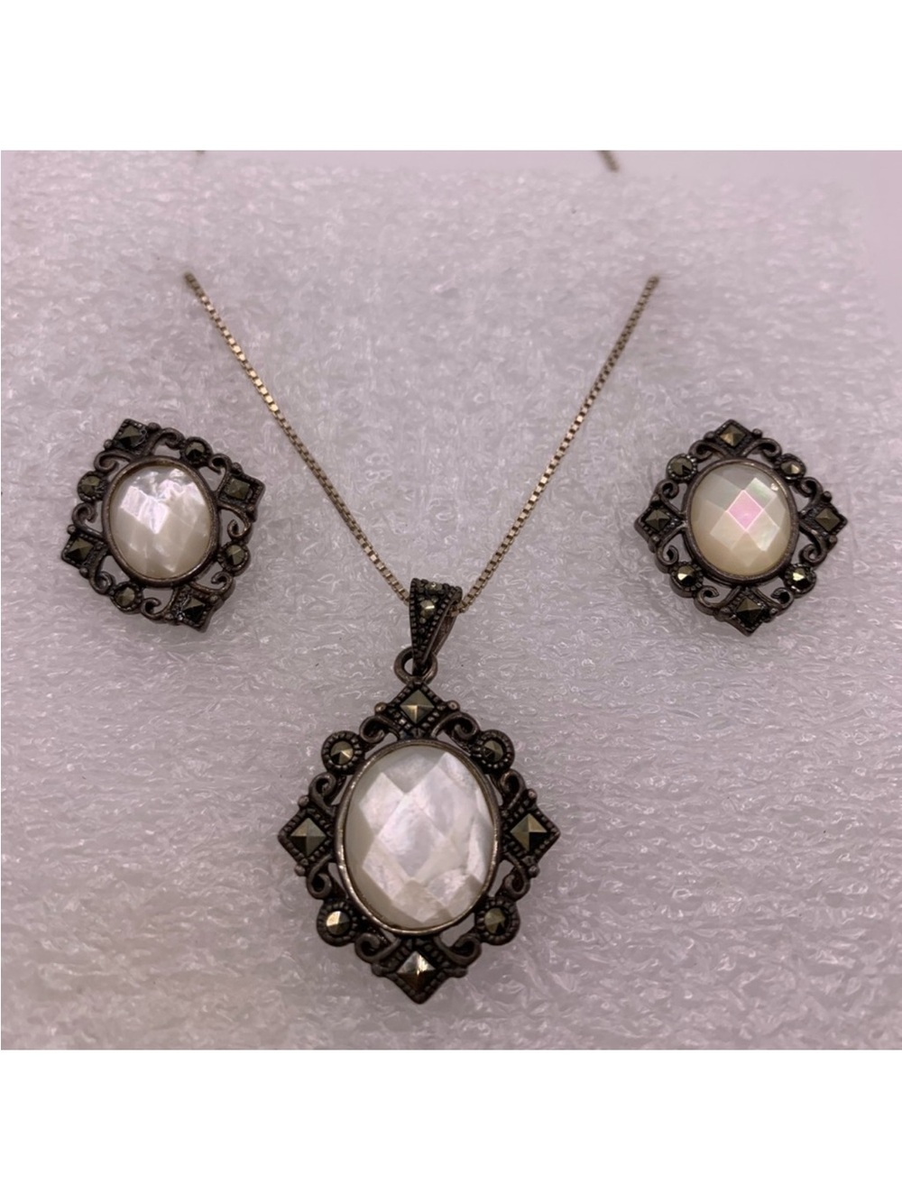 # 065 VTG Sterling Marcacite and mother of Pearl Set